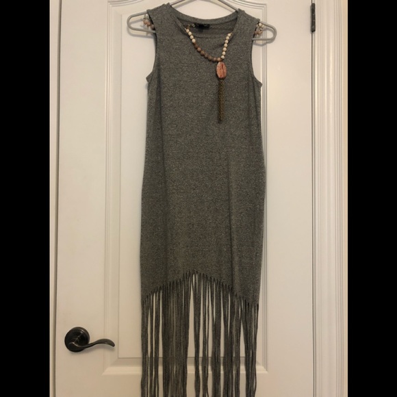 DEAL!!any 2 for 20, 3 for 25! Anthro pendant, peach, ivory beads and tassle - Picture 3 of 3